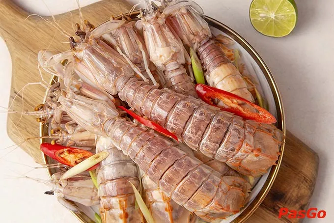 Các món hải sản, lẩu, nướng chắc chắn sẽ khiến bạn chìm đắm trong bữa tiệc hải sản phong phú này