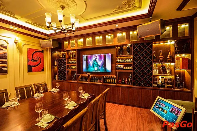 Không gian rộng rãi tại nhà hàng Đỏ Beer Nguyễn Bỉnh Khiêm