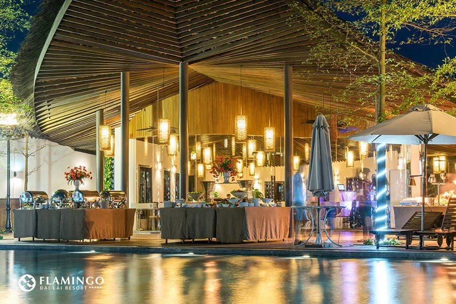 Thiết kế kiến trúc độc đáo kết hợp sắt thép và cây xanh