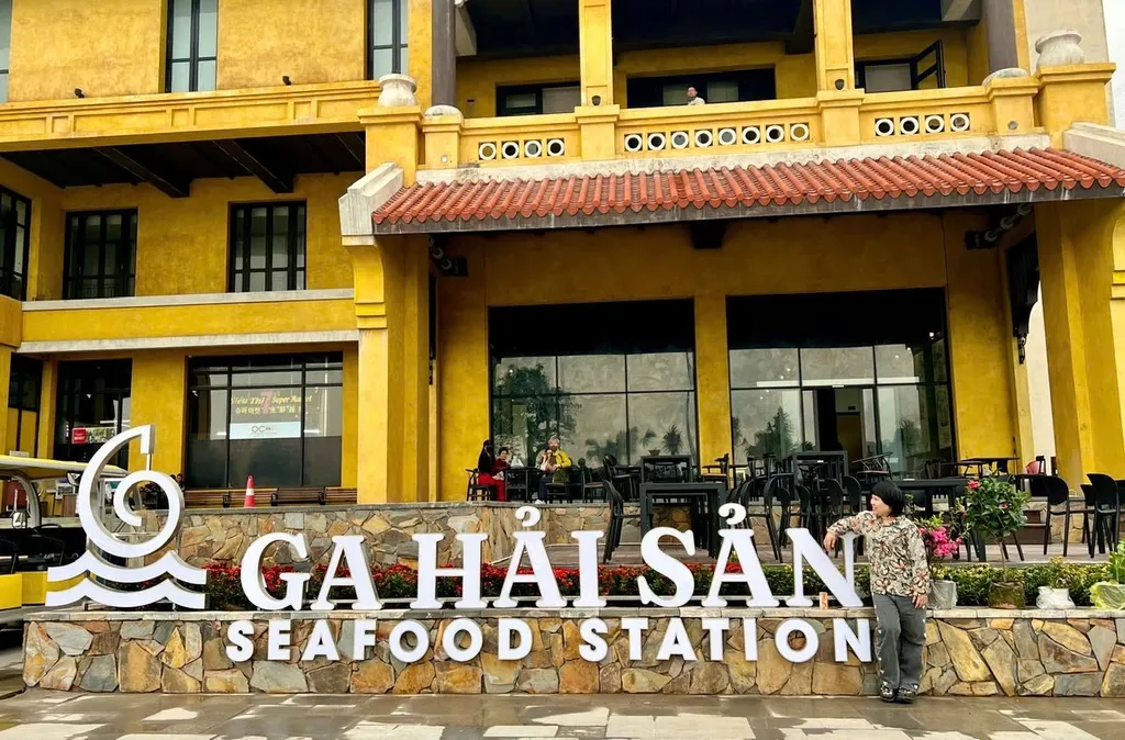 Không gian sang trọng tại Ga Hải Sản Hạ Long