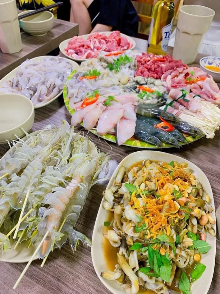 Các món nướng hải sản hấp dẫn tại quán Út Thủy Nghi Sơn