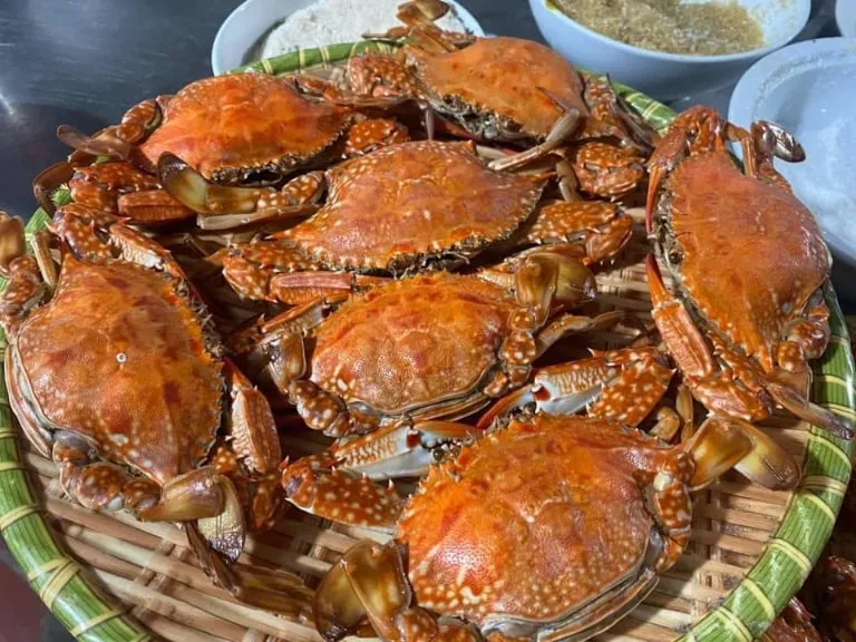 Nhà hàng hải sản Anh Phát 2 với không gian rộng rãi và hiện đại tại Nghi Sơn