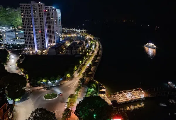 Nhà hàng hải sản Hạ Long