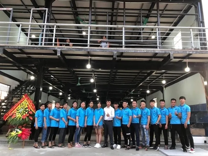 Đội ngũ nhân viên nhà hàng hải sản Phong Cảnh 3 nhiệt tình, chuyên nghiệp