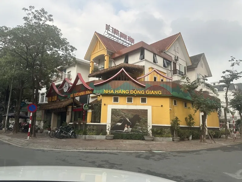 Dê nướng tảng thơm lừng tại nhà hàng Đông Giang 2