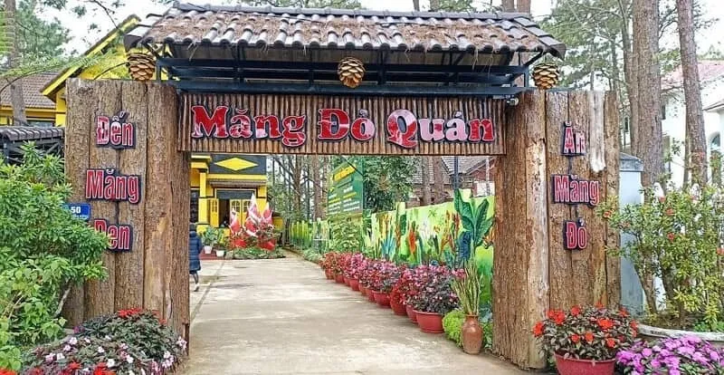 Cơm cháy nồi gang – đặc sản độc đáo tại Măng Đỏ Quán