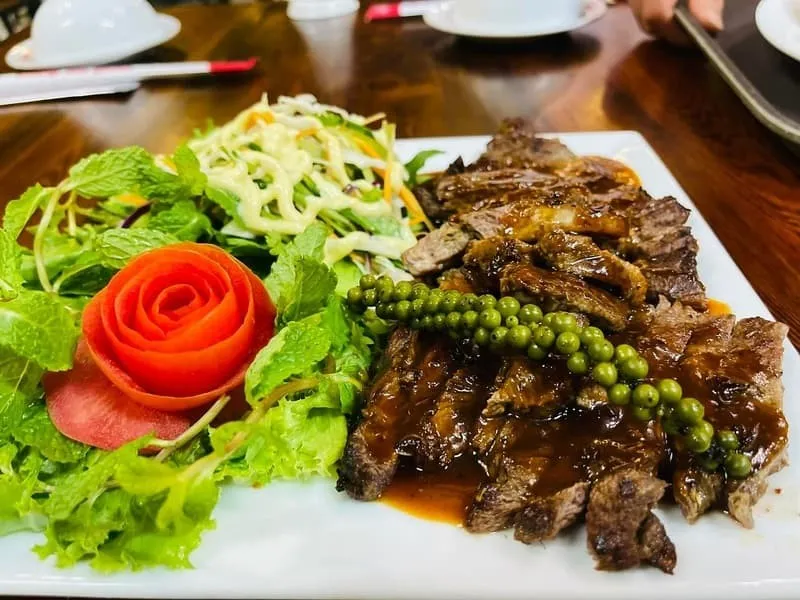 Không gian ấm cúng với nhạc sống buổi tối