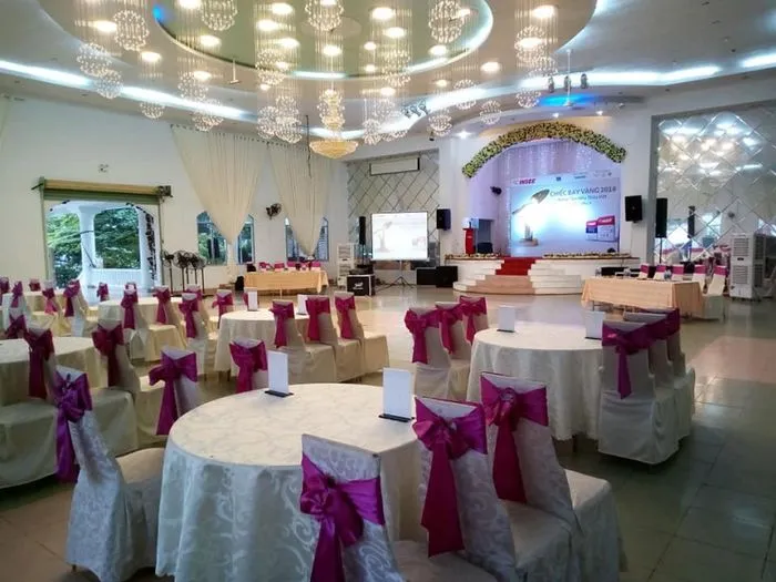 Tổ chức tiệc cưới