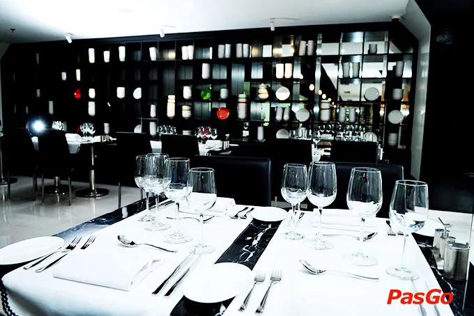 Nhà hàng Top Chef Hoàng Hoa Thám 22