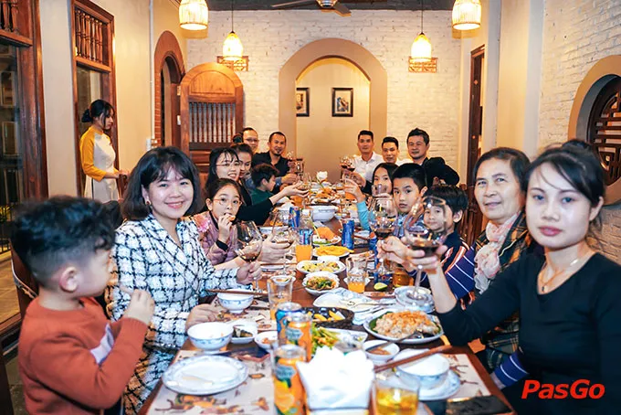 Không gian rộng 2500m² tại nhà hàng Trạng Nguyên Hà Đông