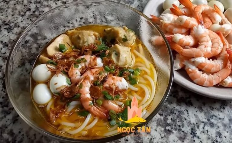 Hướng Dẫn Chi Tiết Cách Nấu Bánh Canh Chả Cá Nha Trang Bột Gạo Thơm Ngon Chuẩn Vị