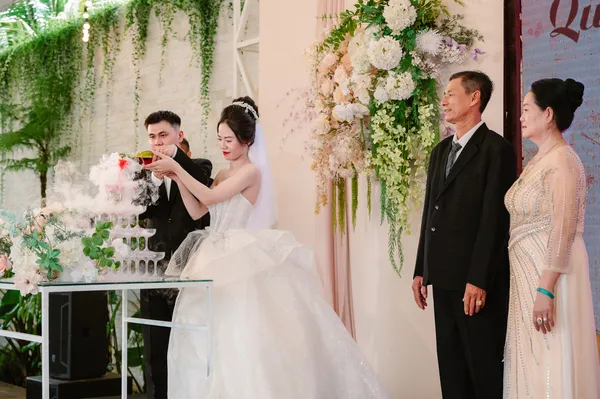 Bữa tiệc tối lung linh dưới ánh đèn tại Diha Garden