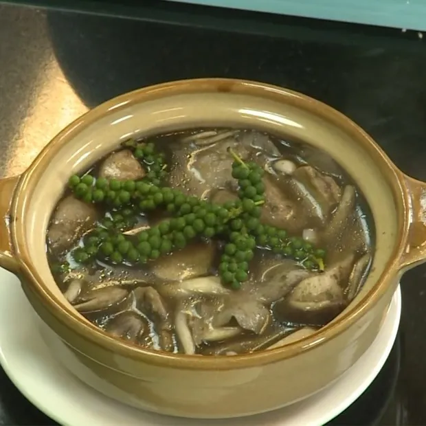 Nước dùng lẩu tiêu xanh chay thơm ngon, bổ dưỡng