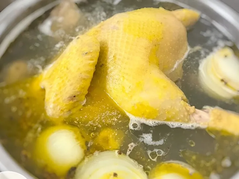 Không để nước luộc gà qua đêm quá 3 ngày trong tủ lạnh