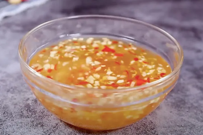 Công thức pha nước mắm chua ngọt đặc trưng cho món gỏi