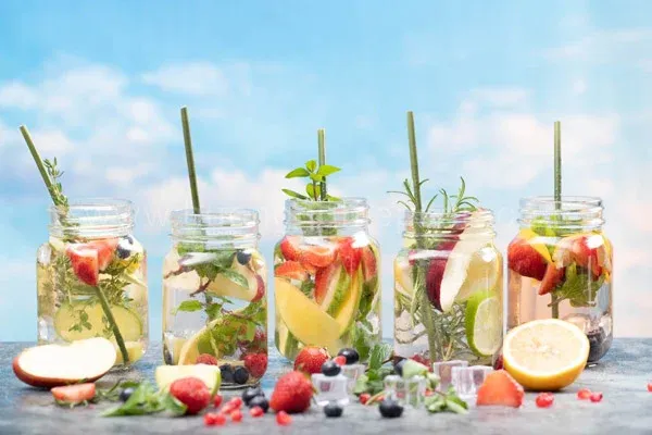 Sử dụng ống hút tre và thảo mộc tự nhiên theo xu hướng bền vững 2026