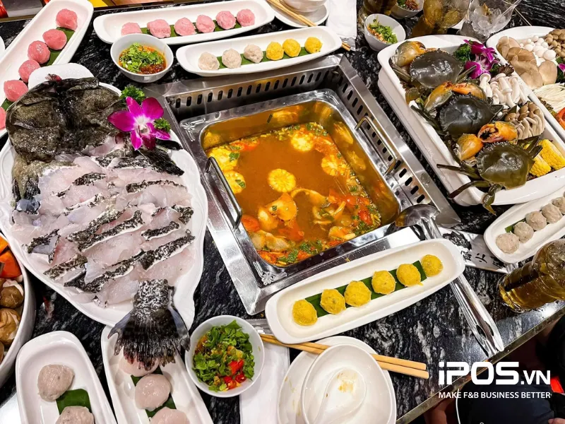 Bàn lẩu phong phú