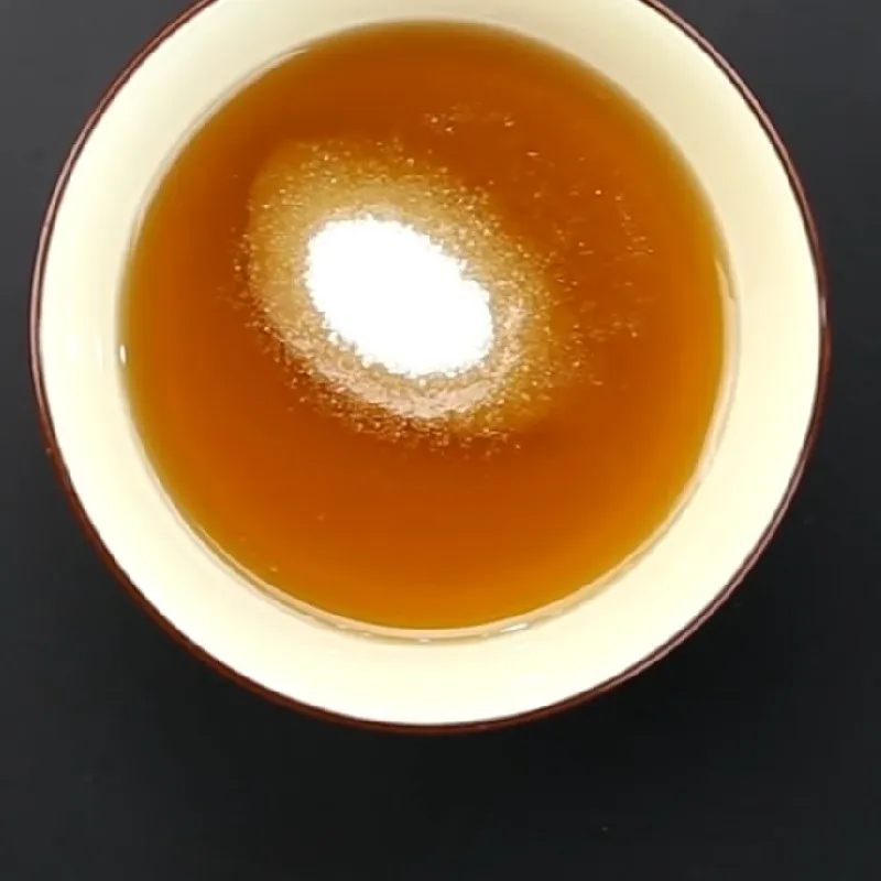 Pha hỗn hợp nước mắm đường theo tỷ lệ chuẩn