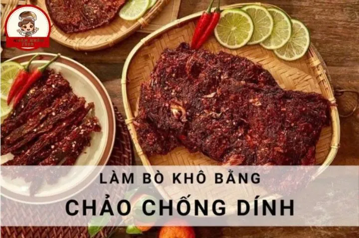 Cảnh cận cảnh các nguyên liệu chay, bao gồm đậu hũ, chả chay, và các loại rau củ tươi được sắp xếp