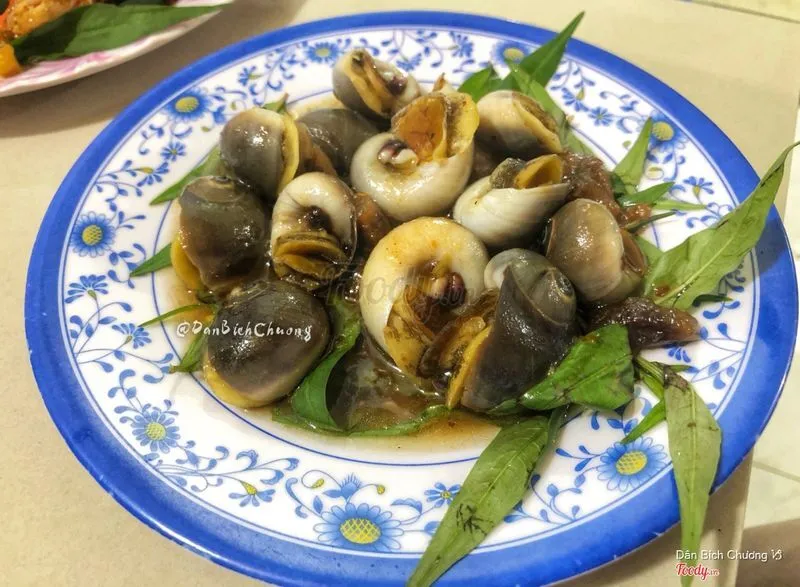 Quán chuyên ốc với đa dạng loại ốc biển