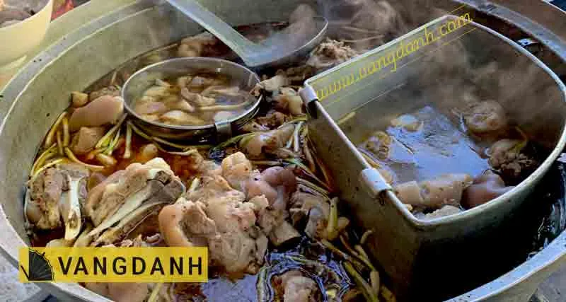 Nồi thịt chìa của tô bún