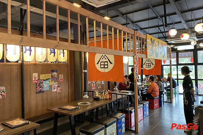 Bàn nướng cá nhân và không gian hiện đại tại Yakimono