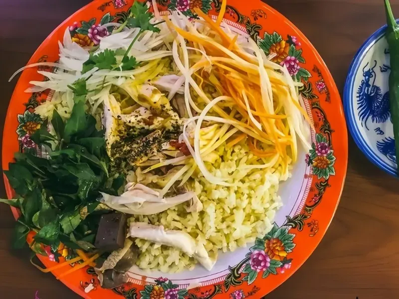 Cơm gà thơm ngon với mức giá bình dân