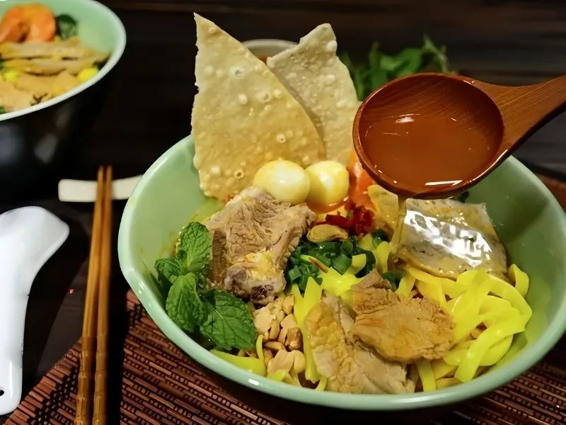 Mì Quảng Ông Hai mang phong vị truyền thống của miền Trung