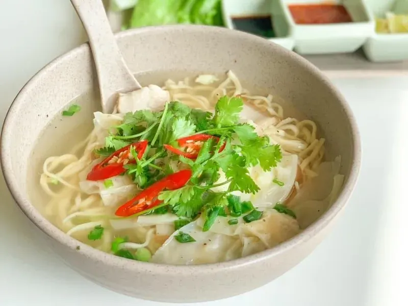 Hoành Thánh Anh Dũng thơm ngon, nước dùng thanh ngọt