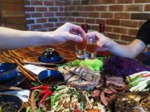 Những món ăn đặc sản vùng cao được bày trí sáng tạo trên mẹt tre