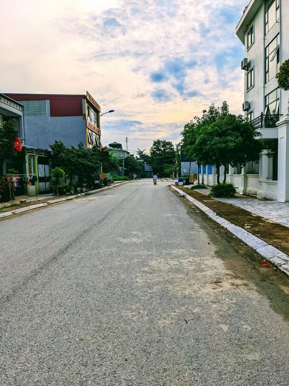 Bún phở Ông Phu với thịt chân giò mềm, thơm