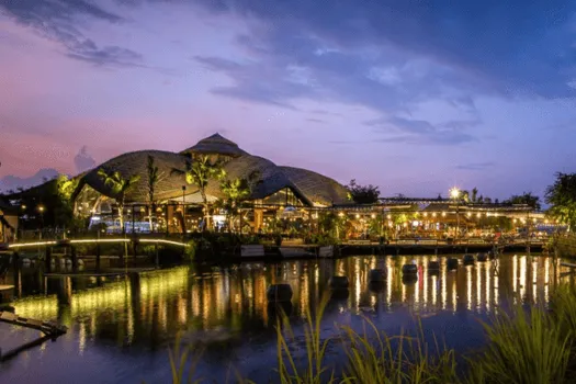 Kiến trúc nhà chòi lá độc đáo tạo nên thương hiệu riêng cho nhà hàng Lúa Nếp Cần Thơ