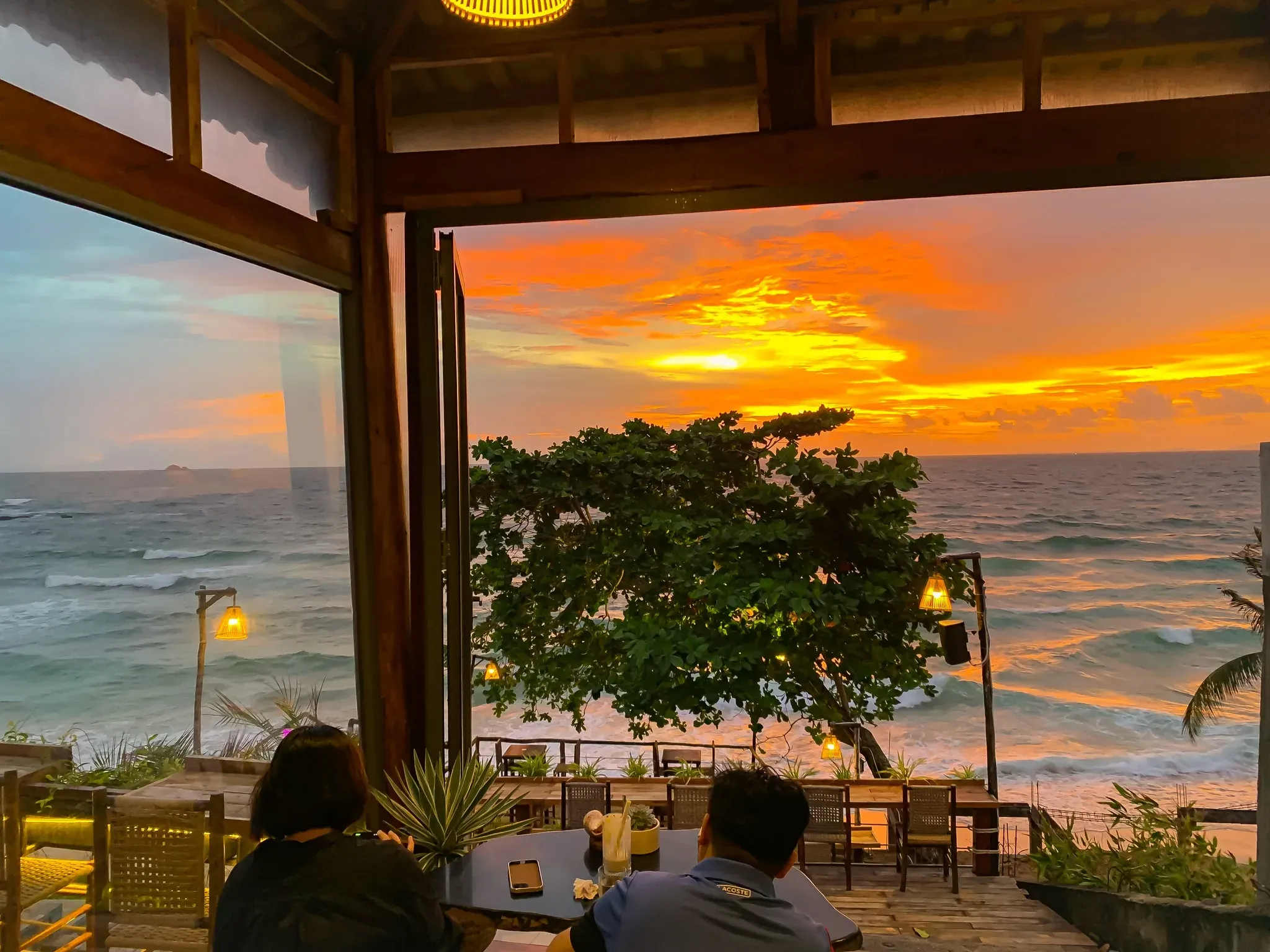 quan nuoc view bien ganh dau