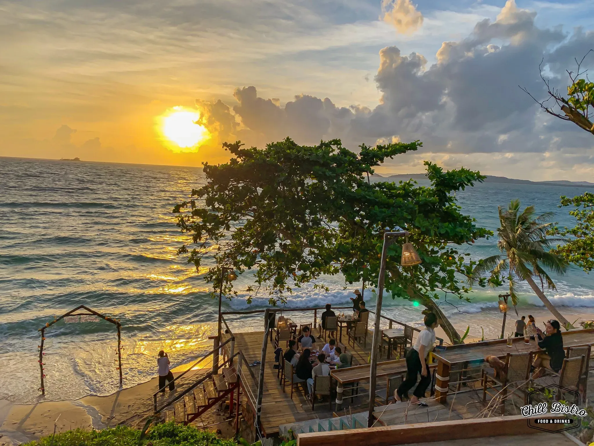 quan nuoc view bien ganh dau