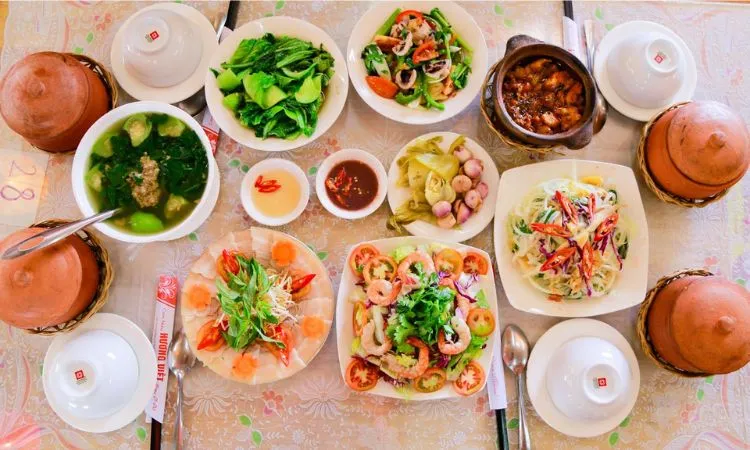 Cơm niêu Hương Việt ngon chuẩn vị