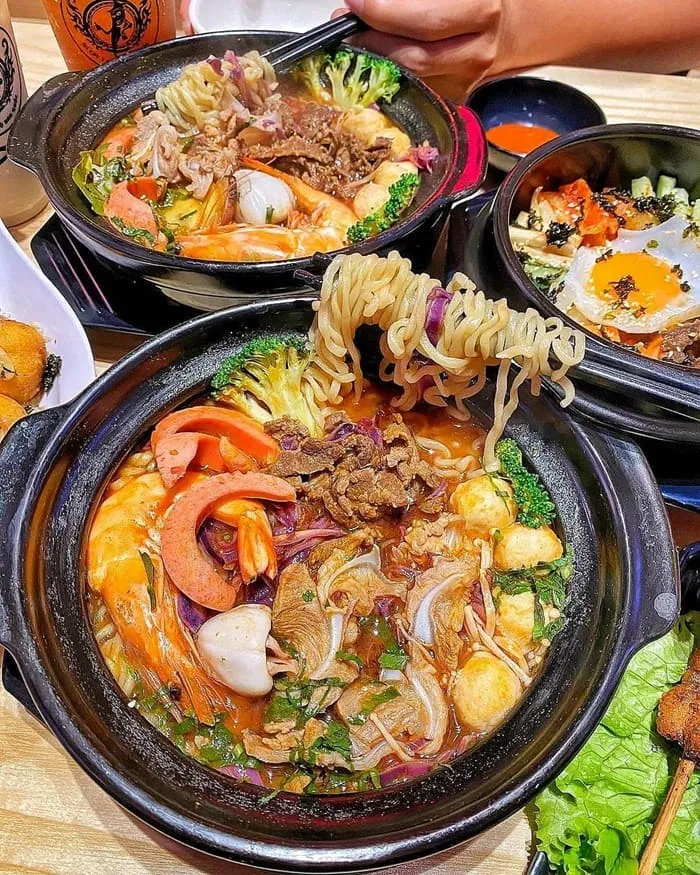 Mì cay Seoul với menu đa dạng