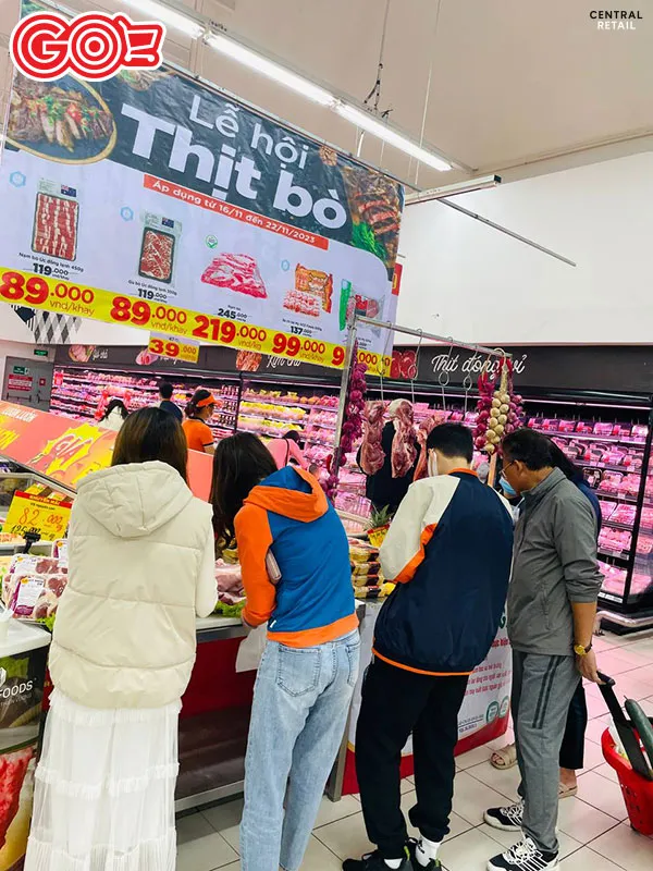 Lựa chọn thịt bò tươi ngon tại quầy thực phẩm