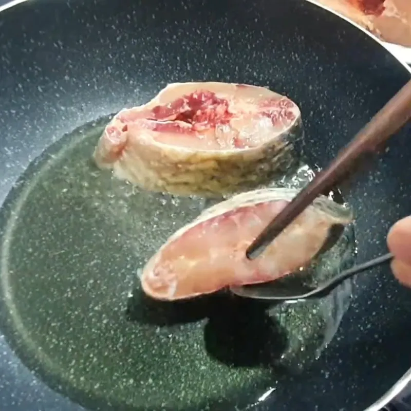 Rán cá chép giòn Cá chép giòn nấu canh chua