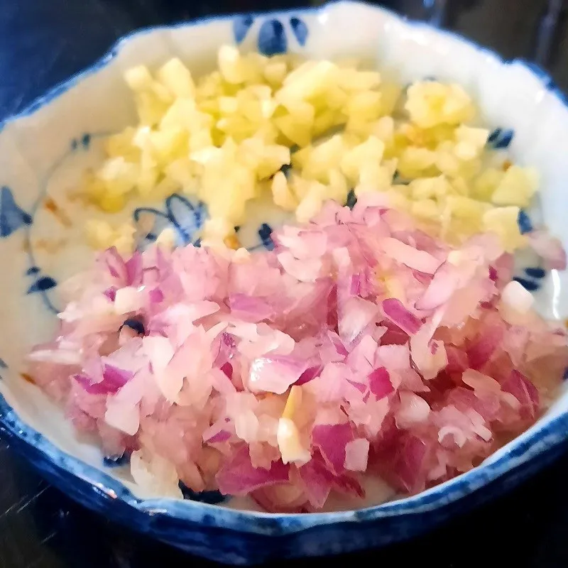 Các loại rau củ tươi ngon ăn kèm với kho quẹt đậm đà