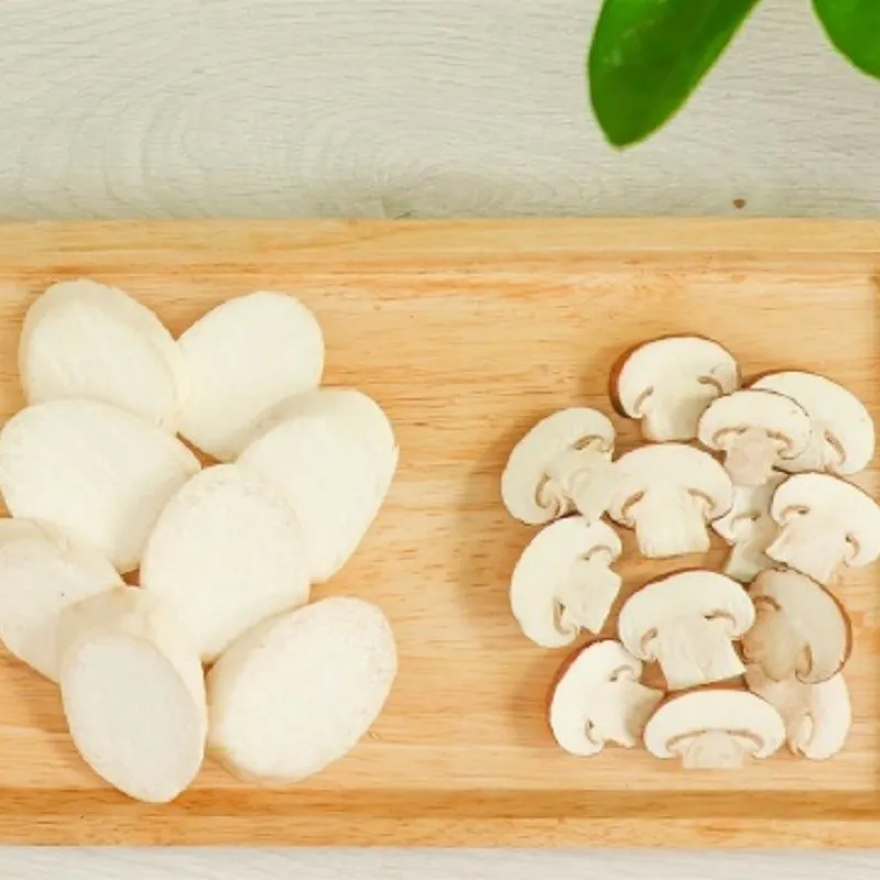 Thao tác sơ chế bạch tuộc tươi sống