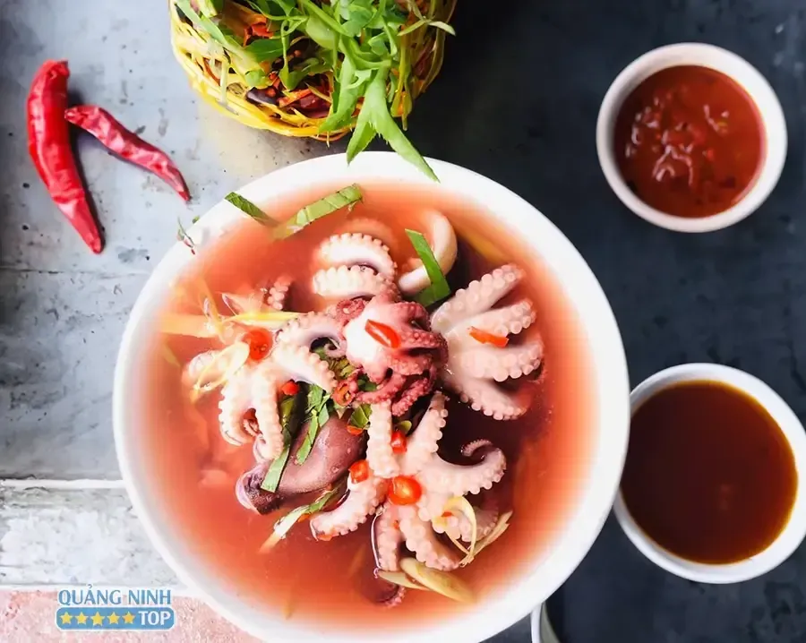 Thành phẩm món ruốc chua cay hấp dẫn