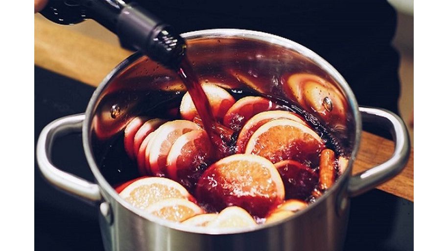 Rượu Nấu Ăn Là Gì? Khám Phá Bí Quyết Tăng Hương Vị Món Việt Tuyệt Hảo