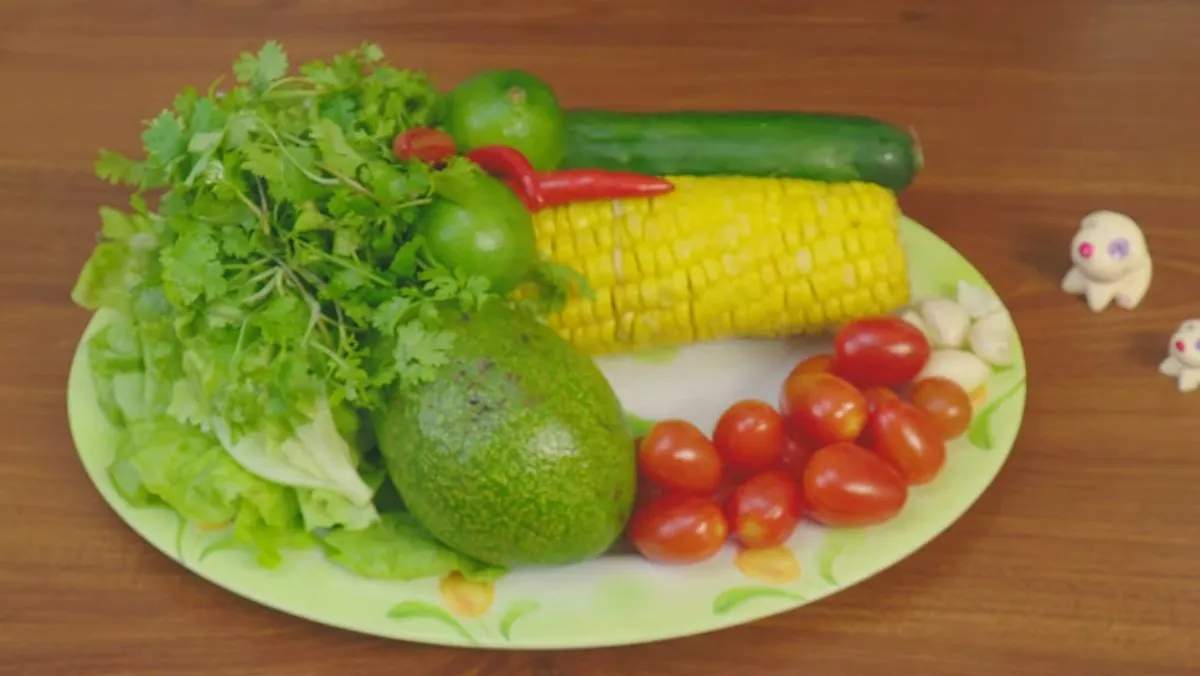 Bí quyết chọn lựa nguyên liệu tươi giúp món salad luôn giữ được độ giòn ngọt