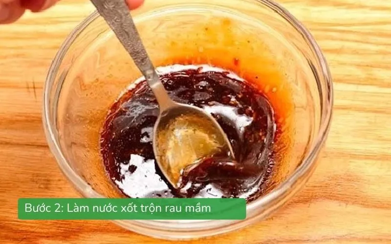 Nước xốt salad rau mầm với giấm đen, mật ong và dầu oliu