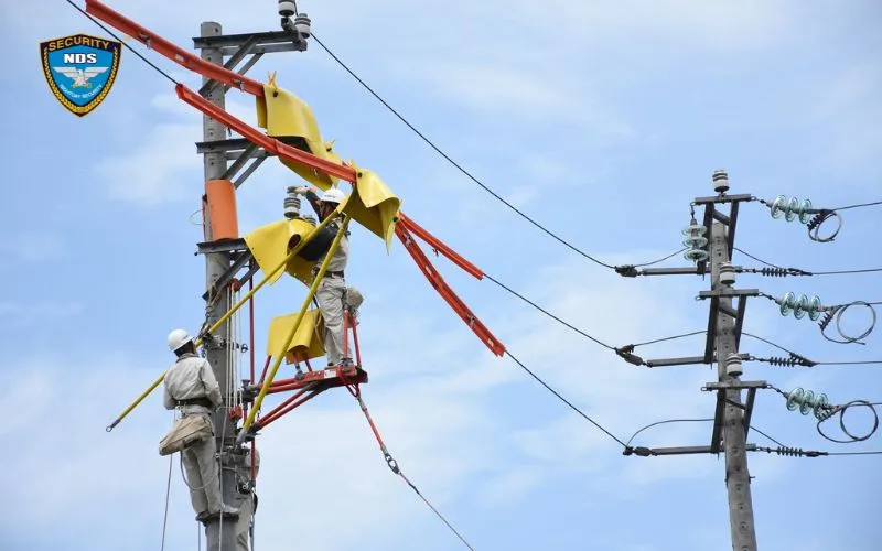 Sào cứu hộ cách điện dùng trong các tình huống khẩn cấp tại nhà bếp