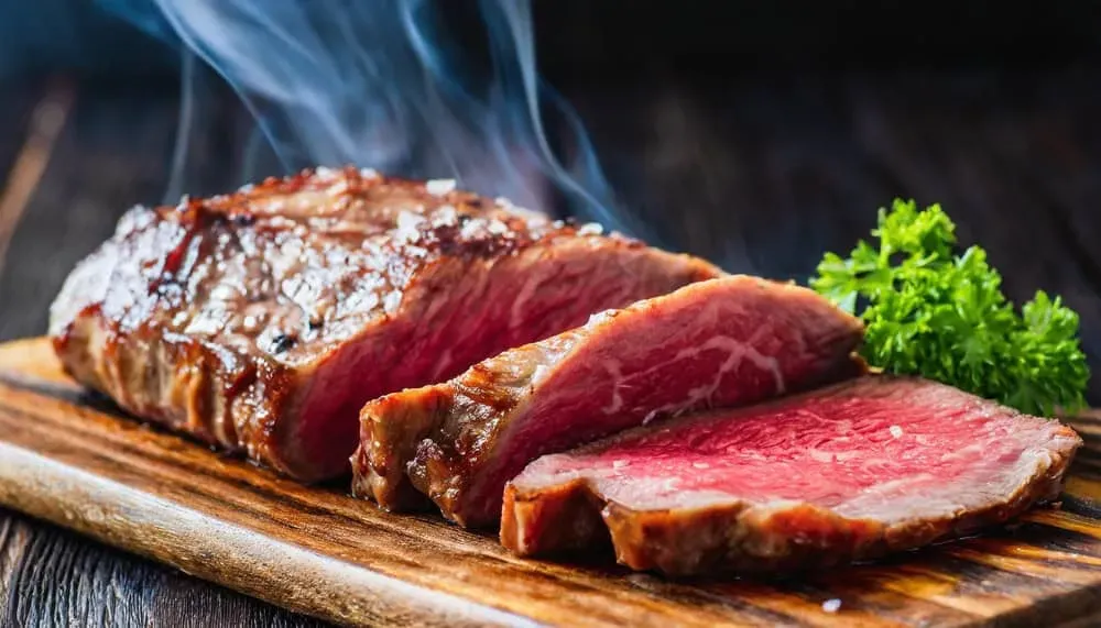 Mẹ sau sinh có thể ăn thịt bò để bổ sung dinh dưỡng