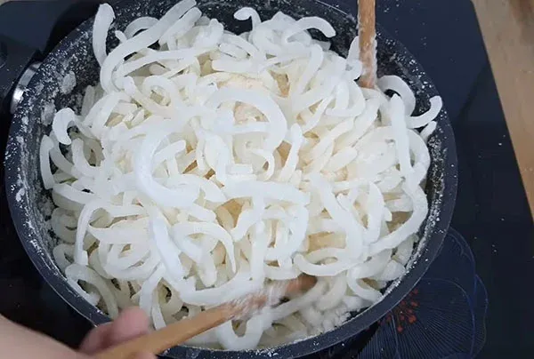 Sên mứt dừa sau khi ướp đường