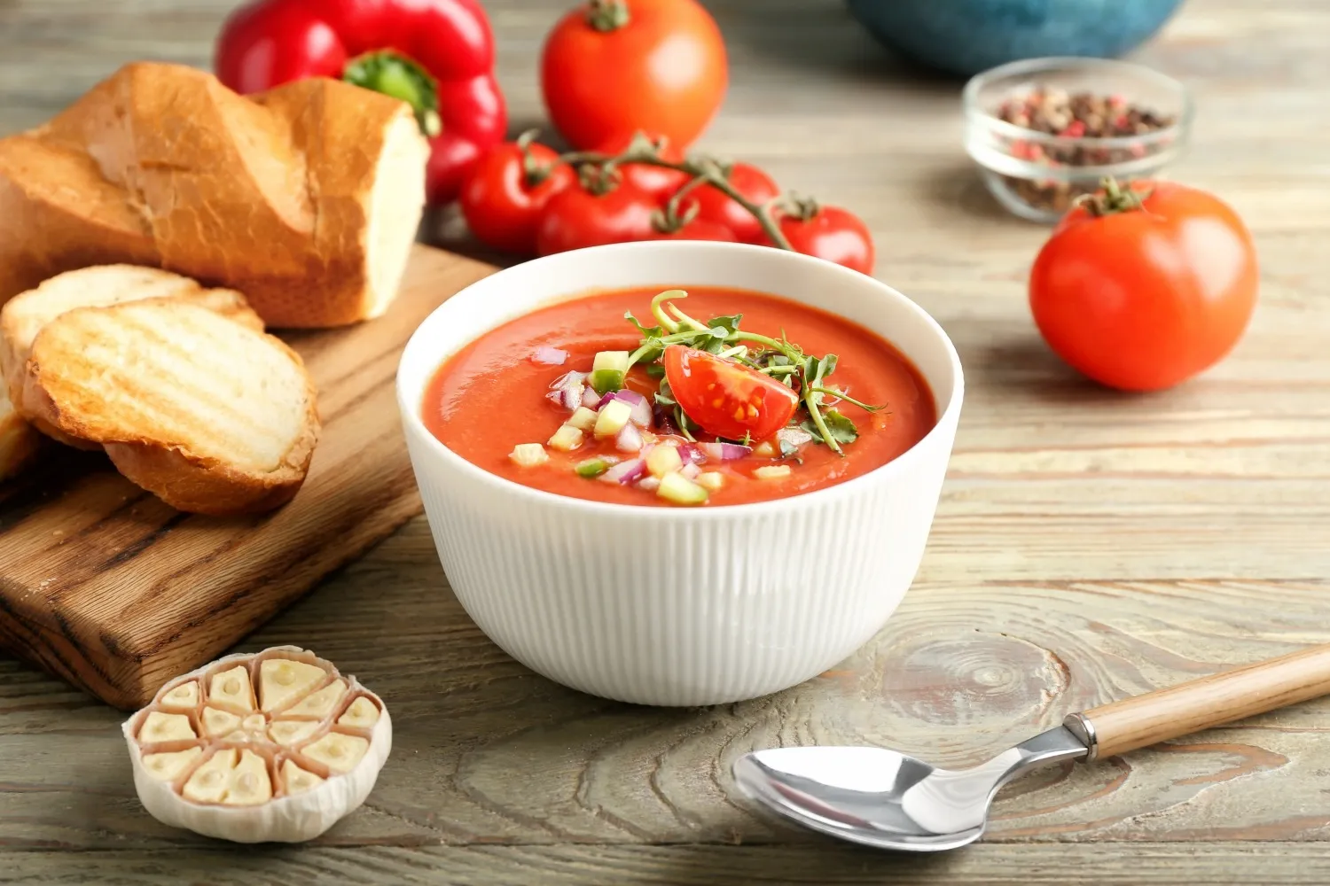 Một tô súp gazpacho ngon lành | Nguồn: Shutterstock