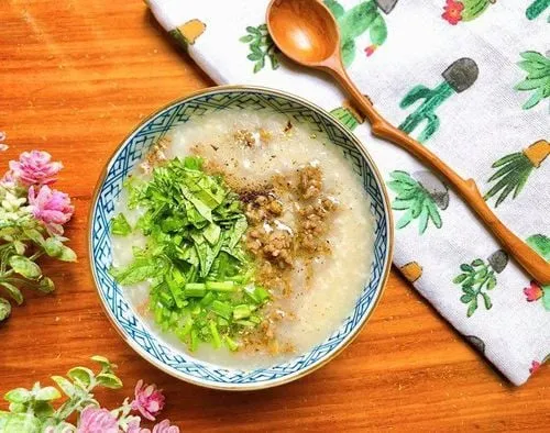 Thực đơn ăn dặm cho bé 7 tháng với món cháo thịt bò cải mầm