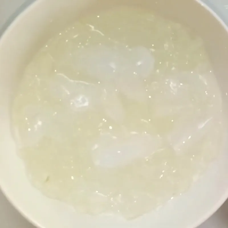 Sơ chế nha đam và hoa đậu biếc